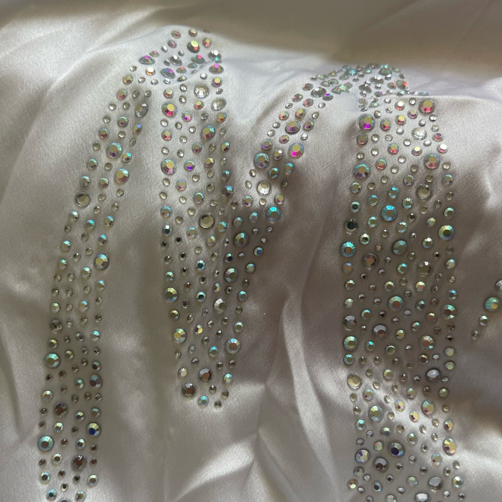 VS Robe - Picture 8 of 8